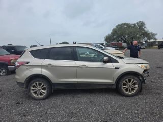 2017 Ford Escape SE - Exterior Side Driver Image